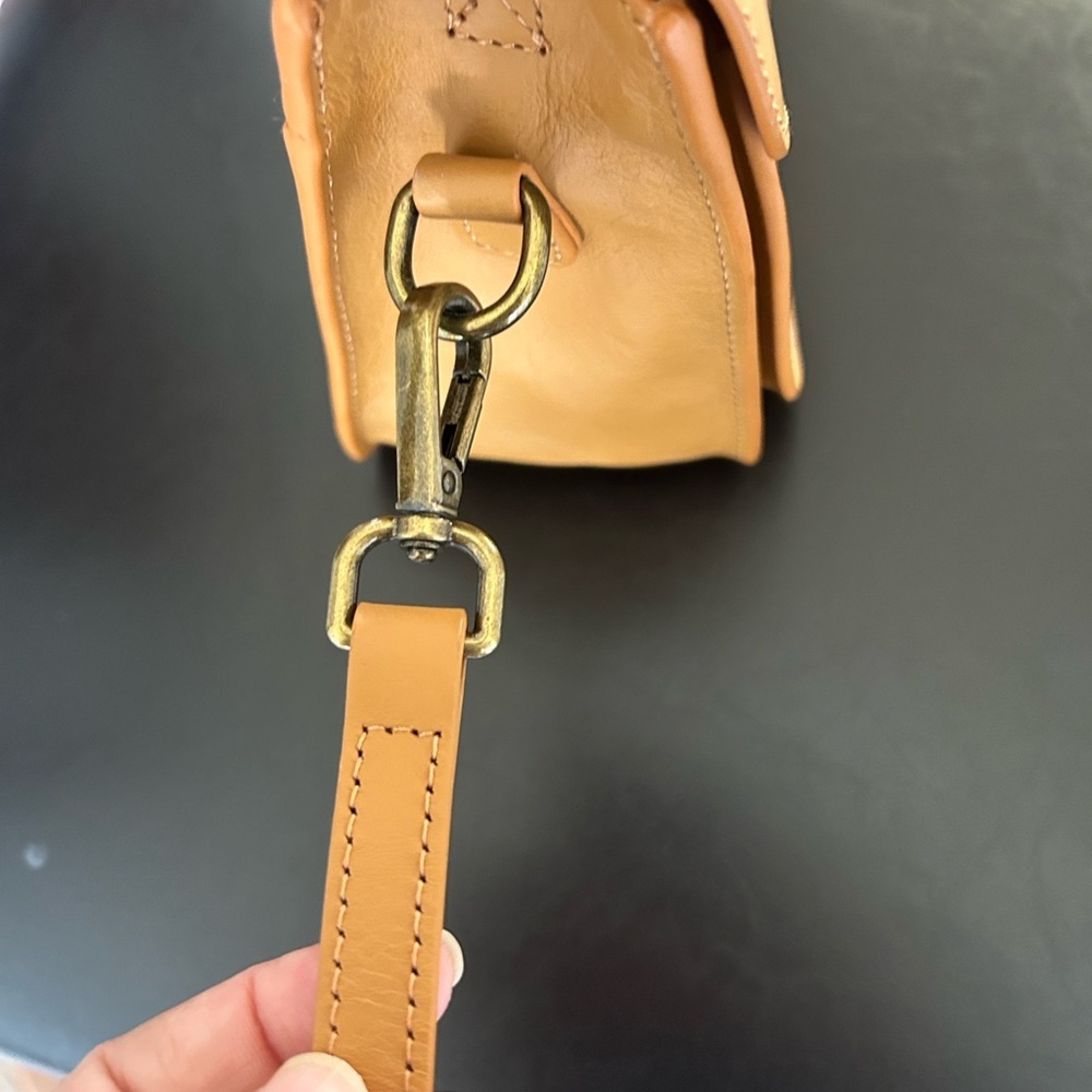 Elegant tan Shoulder Bag - Picture 12 of 14
